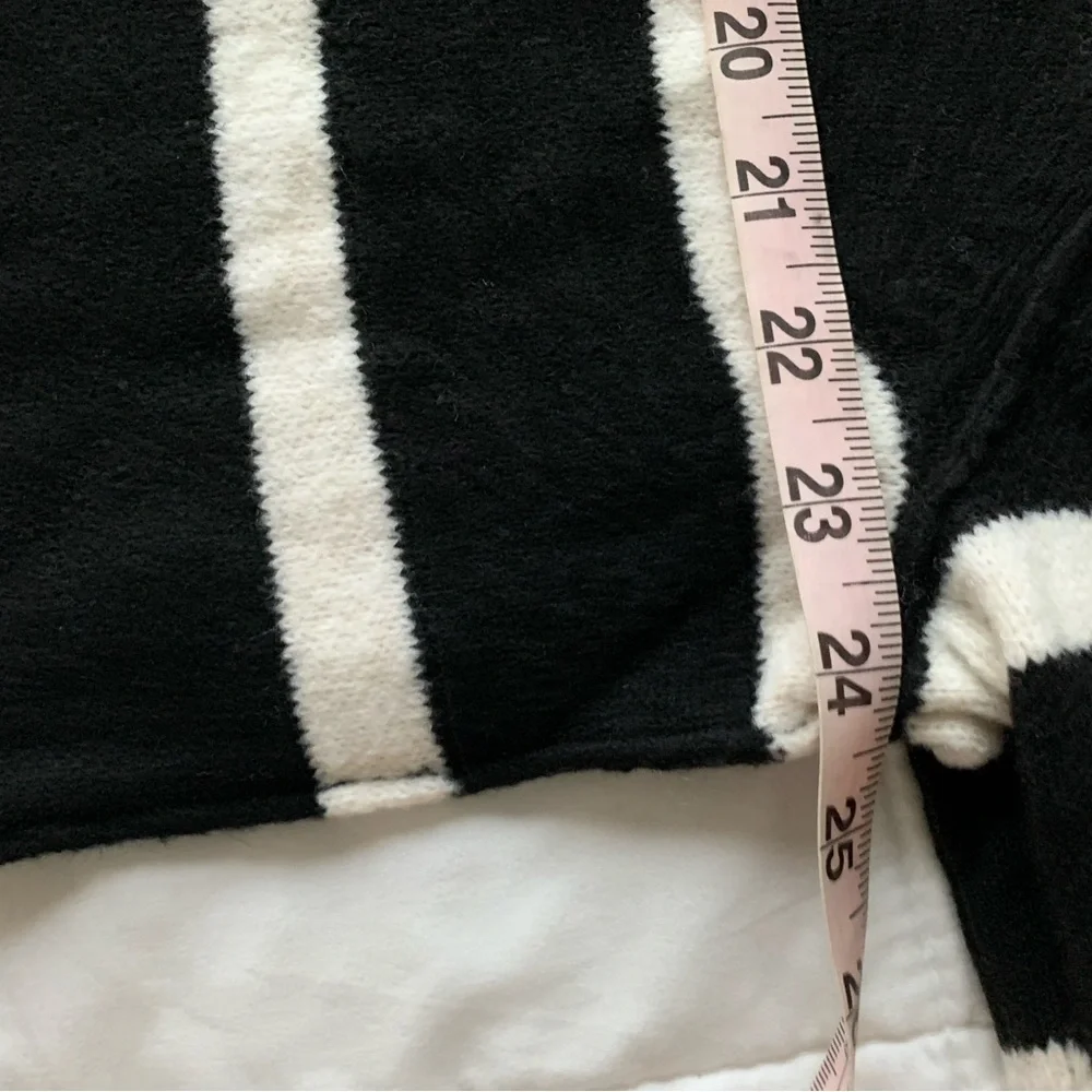 Aerie Unreal Polo Sweater Oversized Size XXS Black & White New With Tags - Picture 9 of 10